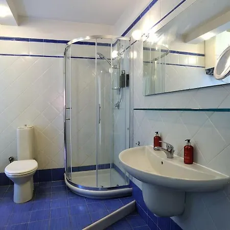 Alvaro's House Апартаменти *
