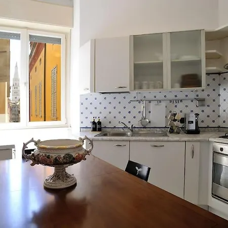 Alvaro's House Апартаменти Модена